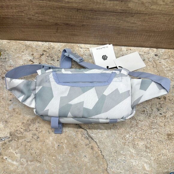 HEX Ranger DSLR Mini Sling Camera Bag Womens Artic Camo Blue White Pockets NWT - Picture 2 of 11